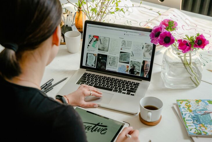 Collaborer avec une agence de création de site internet : avantages pour les PME